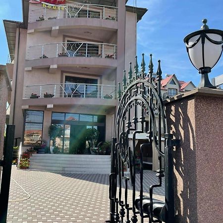 Отель Smarthouse Костинешти Экстерьер фото