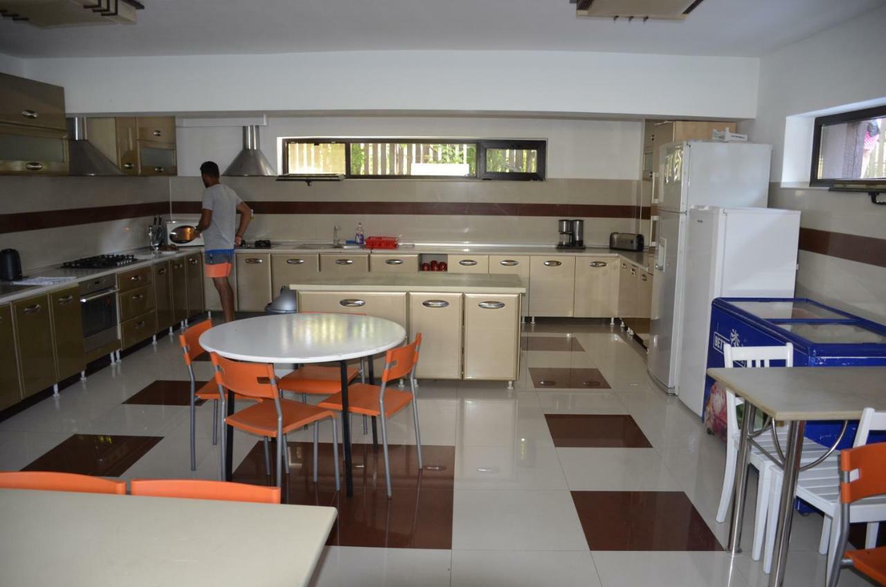 Отель Smarthouse Костинешти Экстерьер фото
